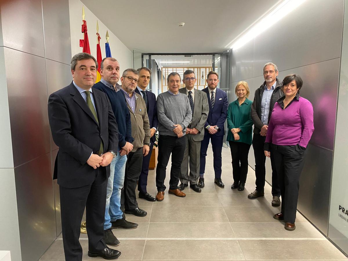 Participantes en la reunin en la sede de la Viceconsejera