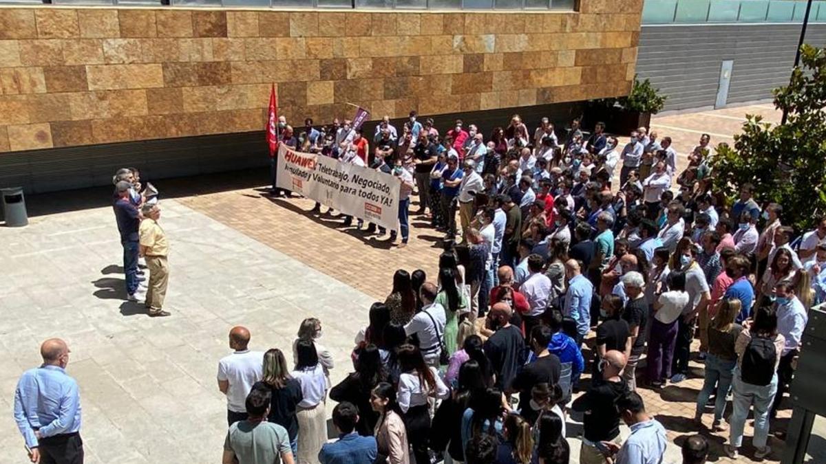 Plantilla de Huawei concentrados en su empresa