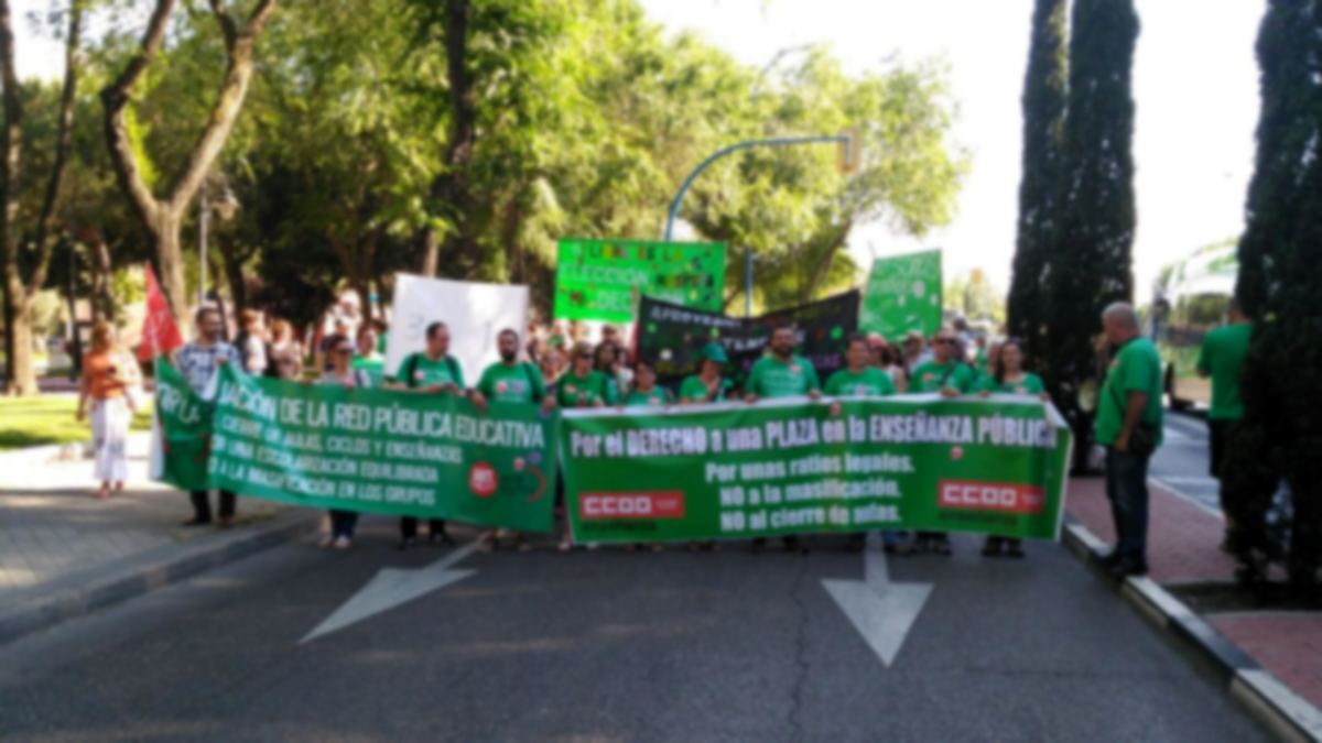 Manifestacin en Legans contra la poltica educativa del Gobierno regional