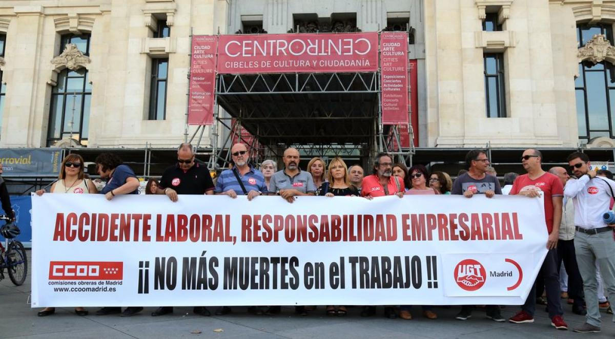 Concentracin en Cibeles para recordar al trabajador fallecido el pasado sbado en Mercamadrid