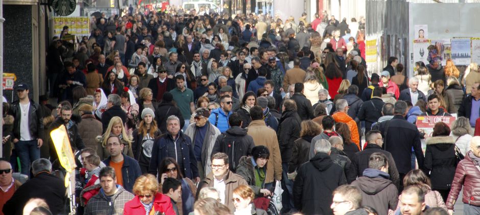 Gente en una cntrica calle de Madrid