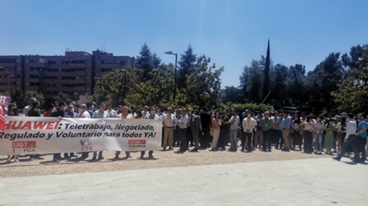 Movilizaciones del 31/05/2022 en Huawei Espaa a revindicando el Teletrabajo