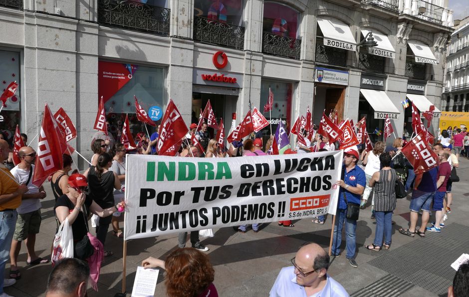 Concentracin contra los despidos en Indra BPO