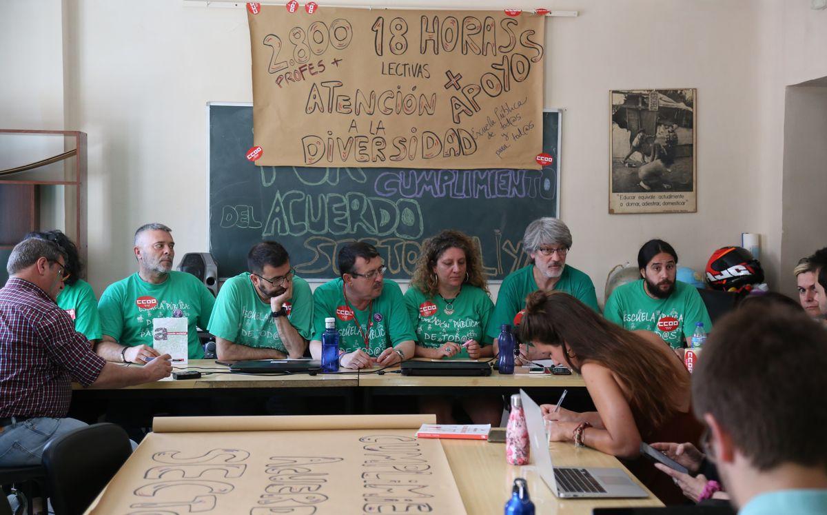 Contina el encierro de delegados y delegadas de la Federacin de Enseanza de CCOO