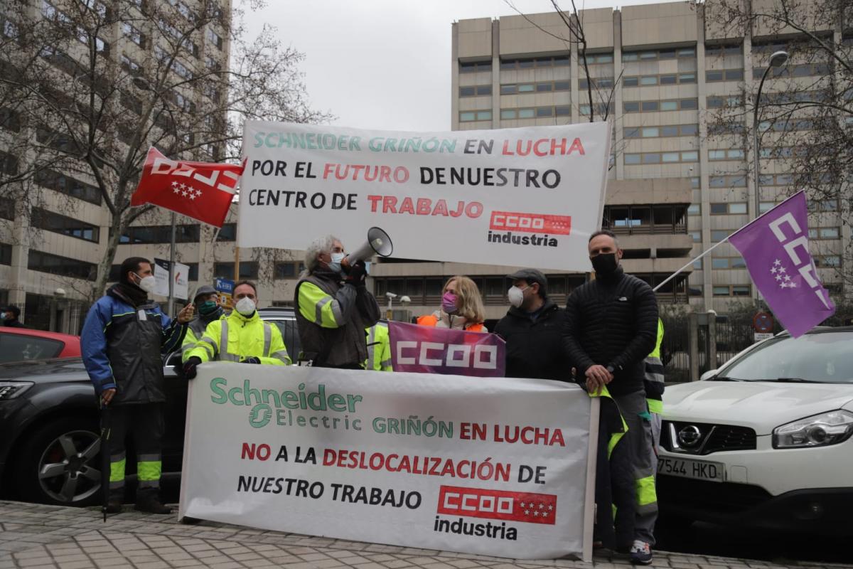 Concentracin ante el Ministerio de Industria (8-3-2022)