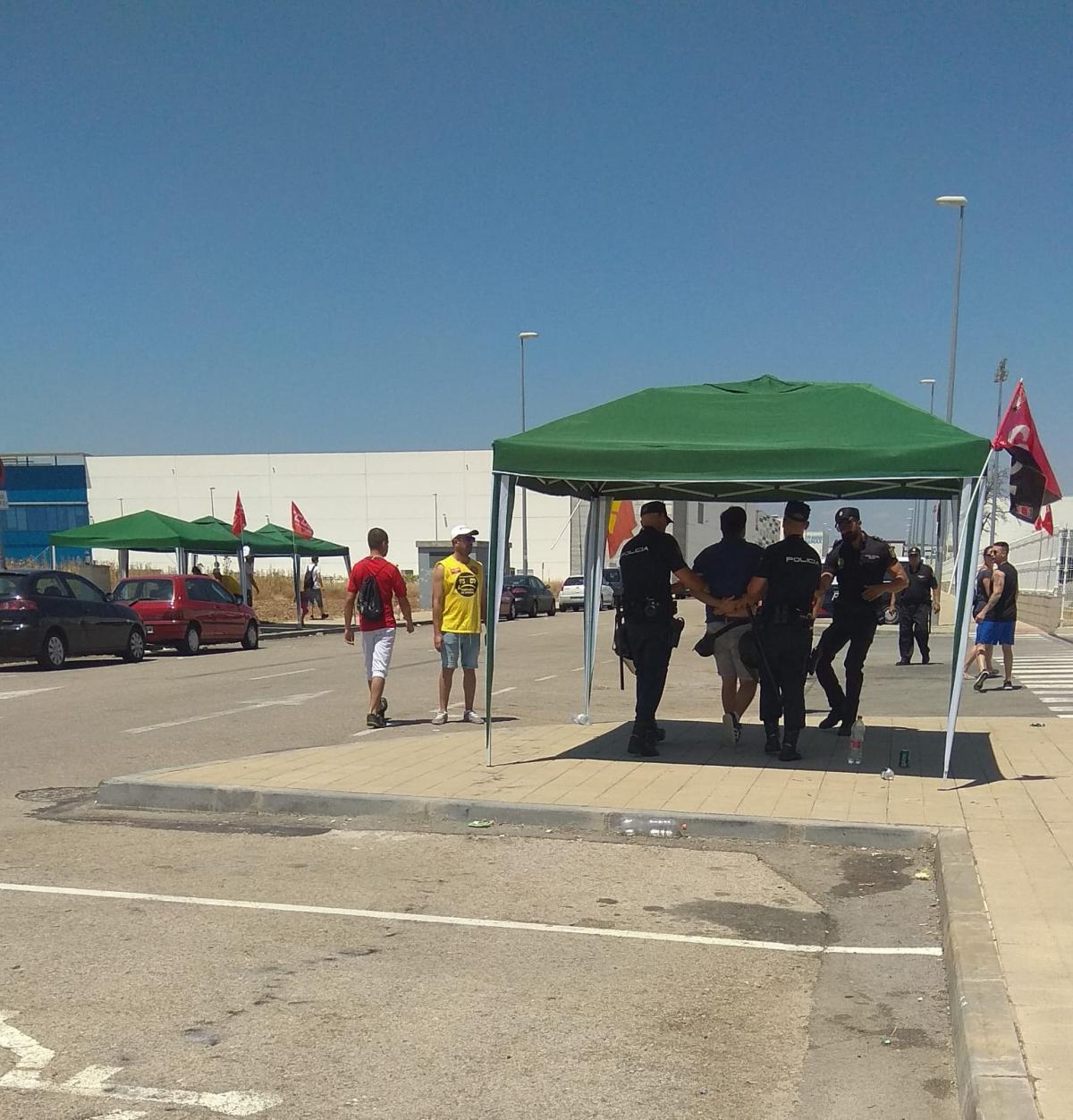 CCOO condena la carga policial desproporcionada y gratuita contra la plantilla de Amazon
