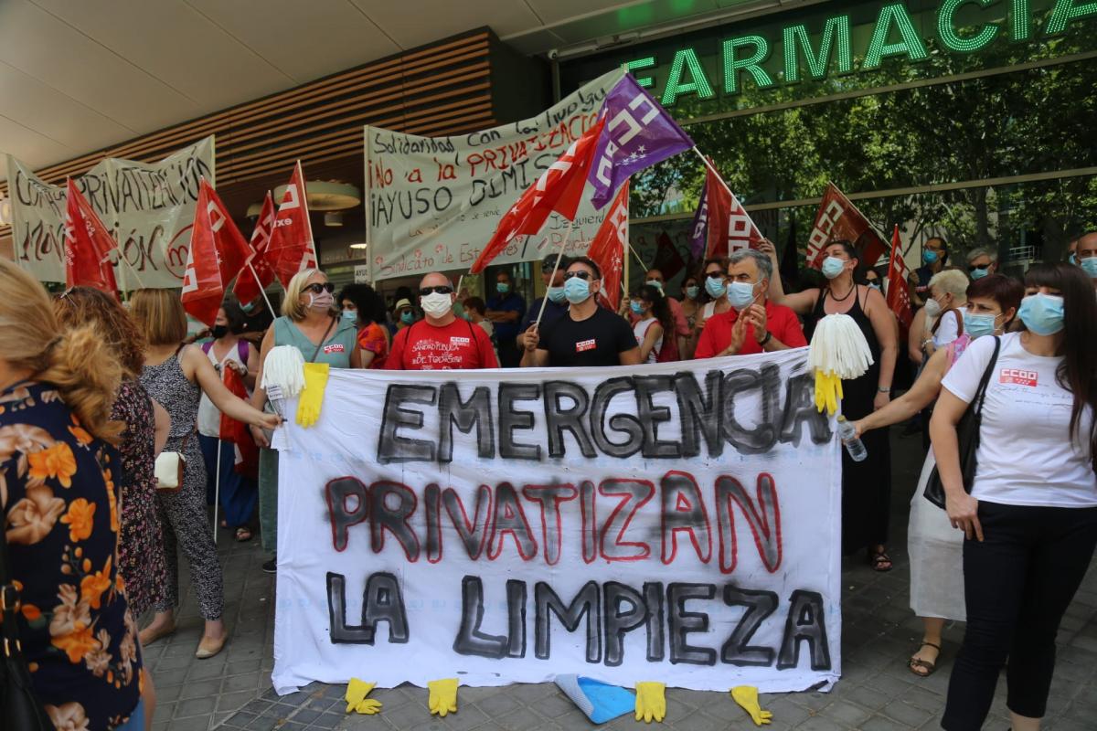 Concentracin de protesta ante la Asamblea de Madrid