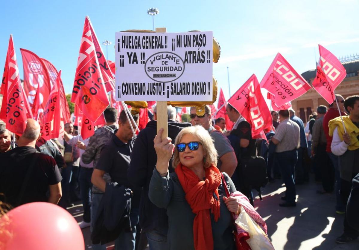 Concentracin de protesta ante la actitud pasiva de la patronal ante el convenio de Seguridad Privada