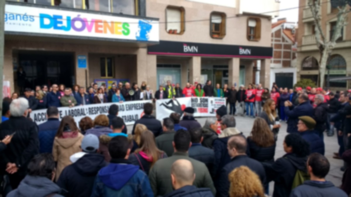 Concentracin de protesta por la muerte de un trabajador en un accidente laboral