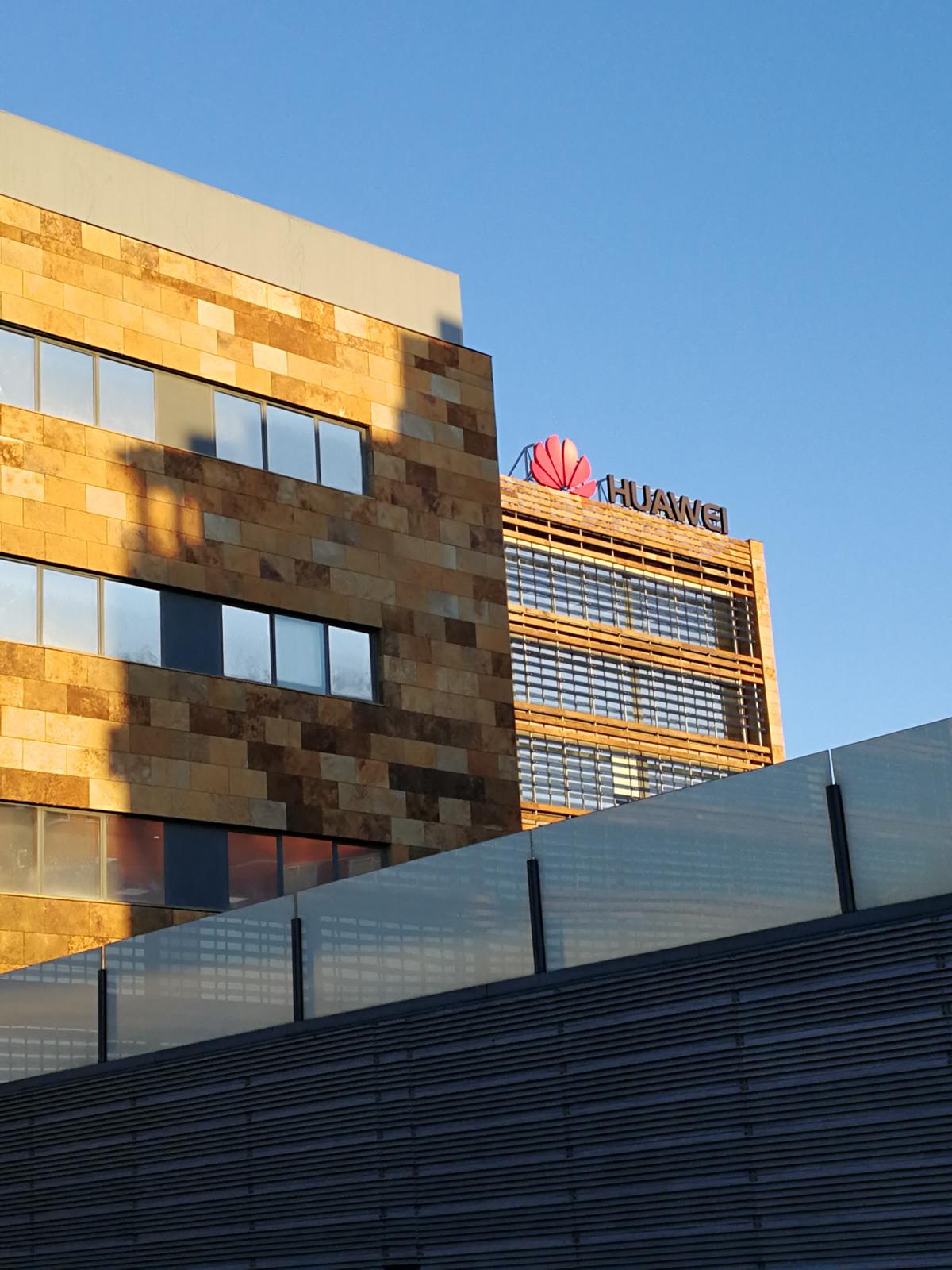 Canad cierra sus puertas a Huawei